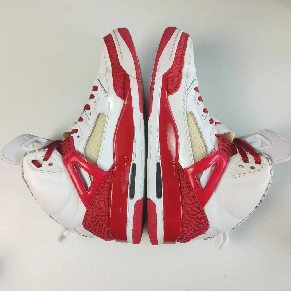 Jordan NikeID Men's Retro Sneakers 2012 Style 532513-993 Size 13 White/Red Snake